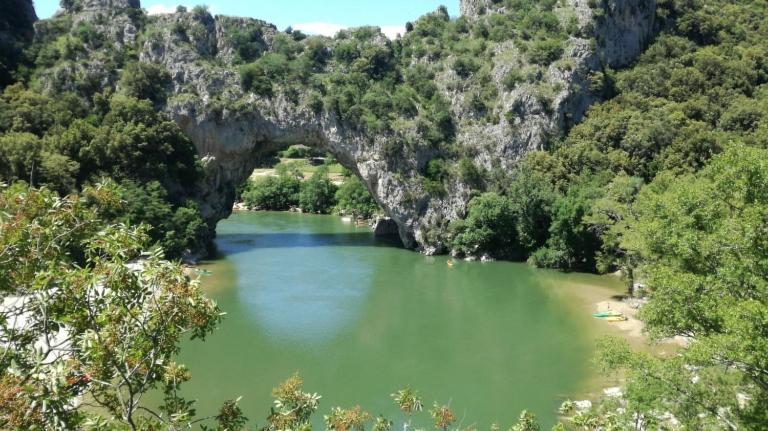 Vila Les Locs Du Grazel Ruoms Exteriér fotografie